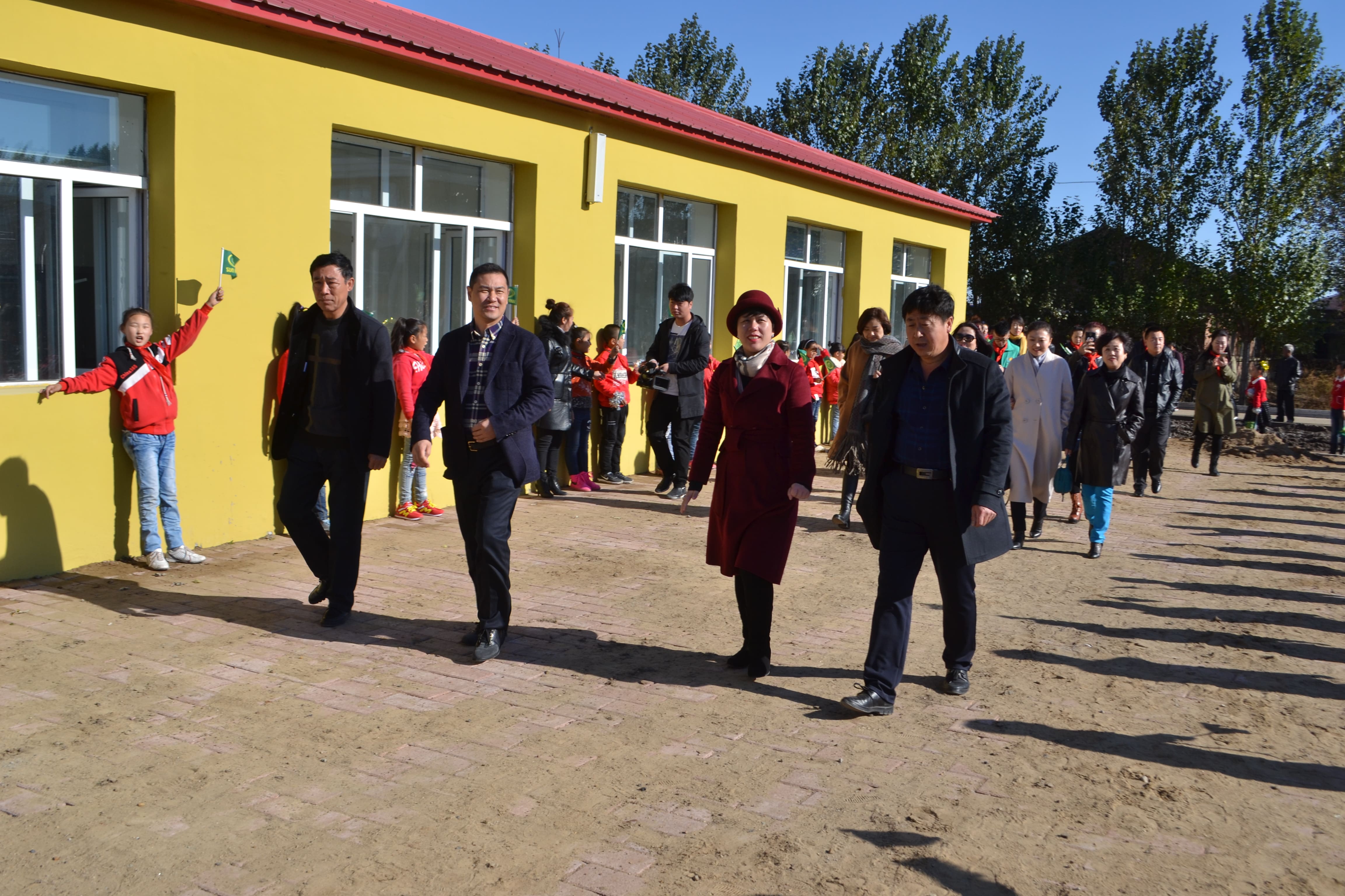 第71所 绥化市兰西县奋斗乡押球官方网站蔡立影小学