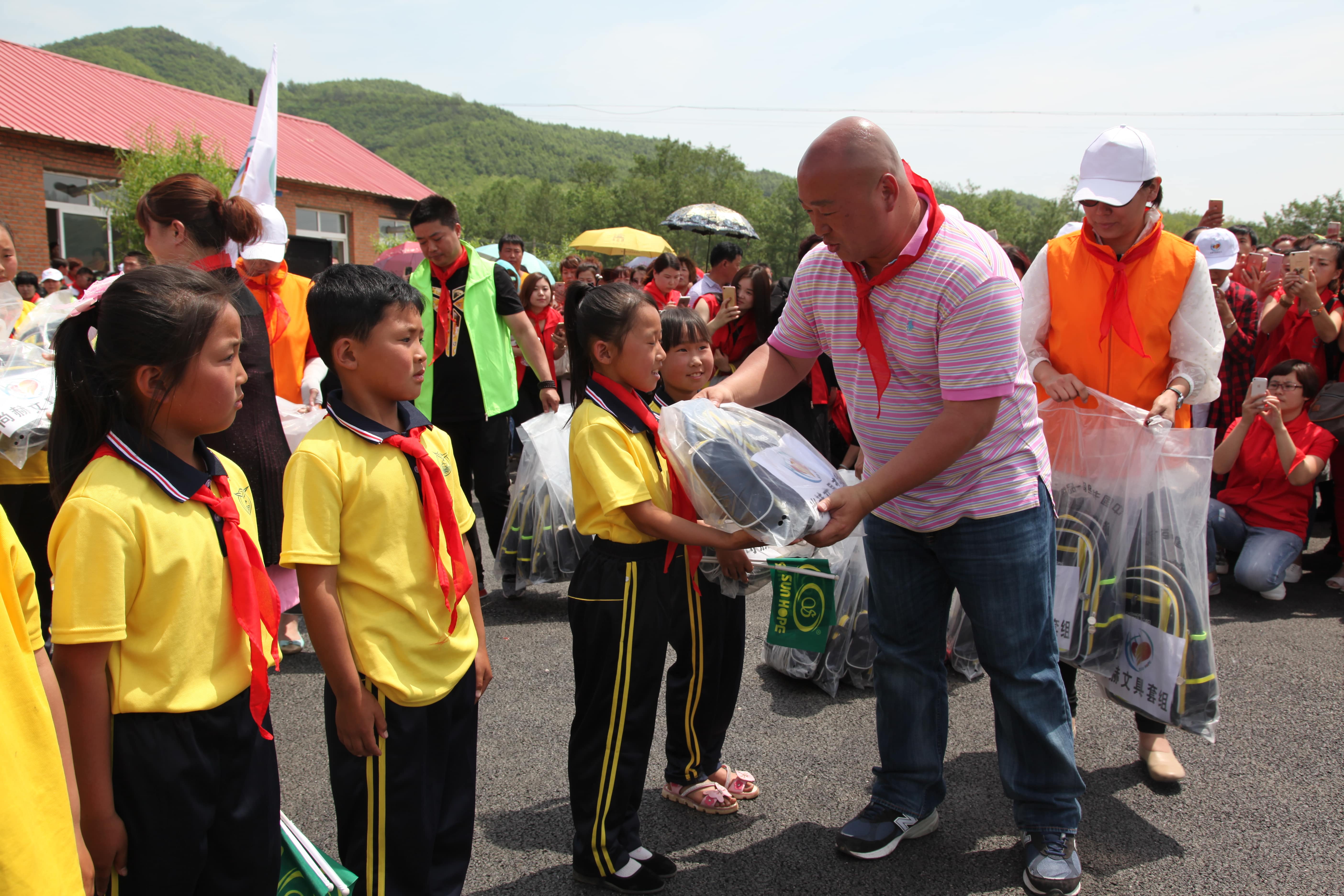 第51所 岫岩县前营镇童家店押球官方网站董波小学