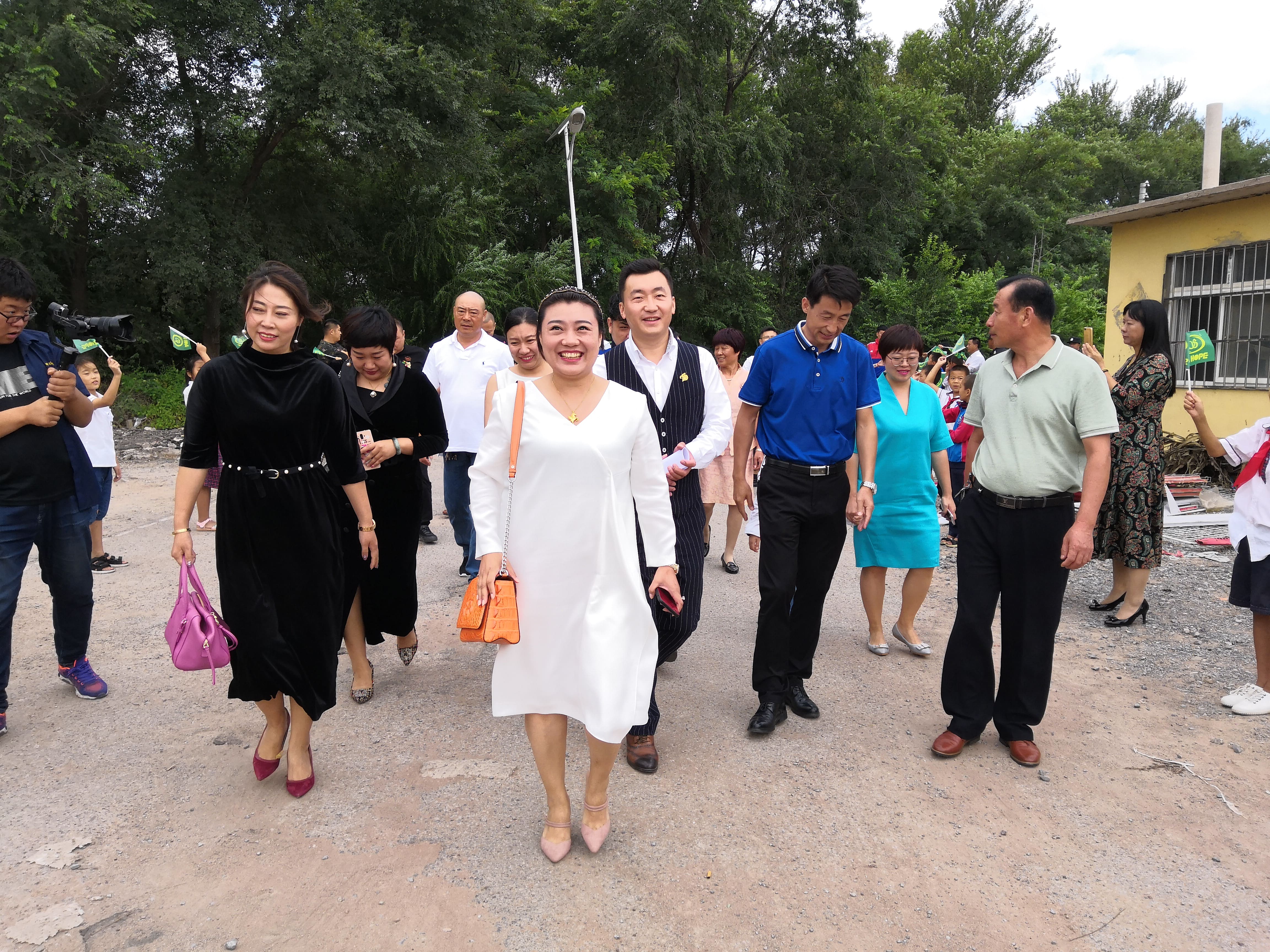 第160所 瓦房店市西杨乡押球官方网站李佳燚小学